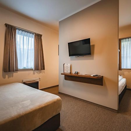 Guest House Ejga Jesenice Luaran gambar