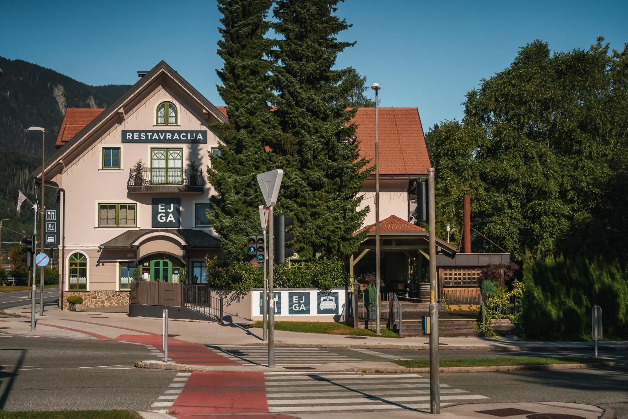Guest House Ejga Jesenice Luaran gambar